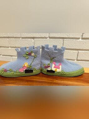 Giesswein Kids, Castle Booties, Slippers, Size EU 33/US 1.5-2, Non-Slip